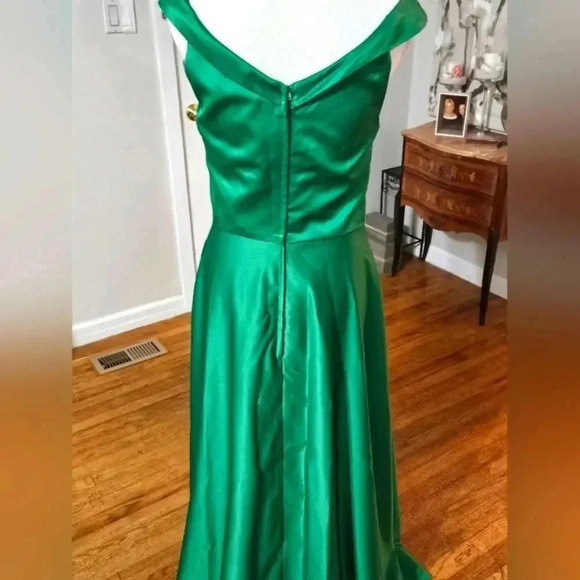 Davids bridal Green bridesmaid dress - Picture 6 of 10